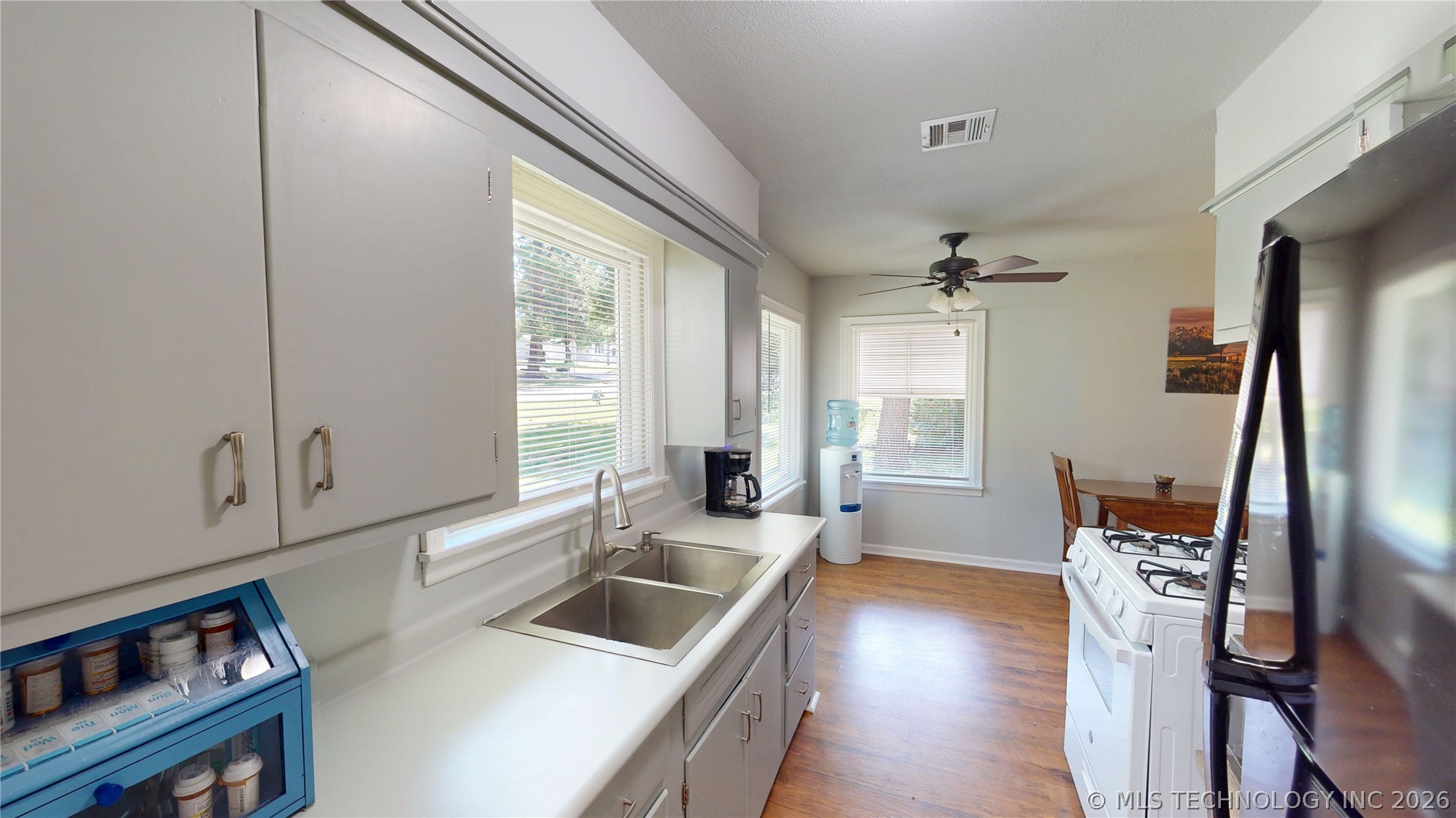 1427 Pine