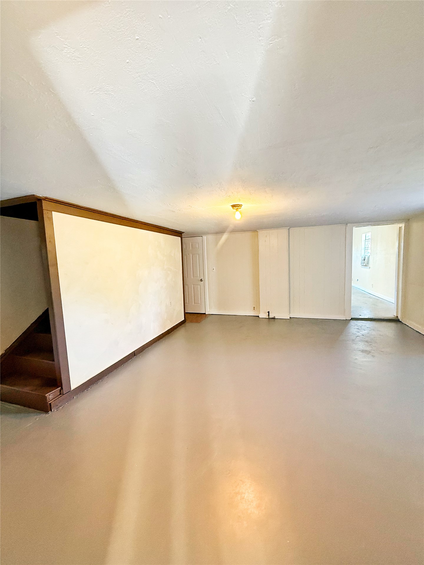 408 S Oliphant