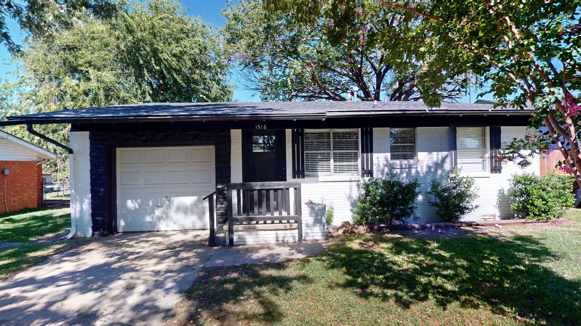 1516 E Nancy