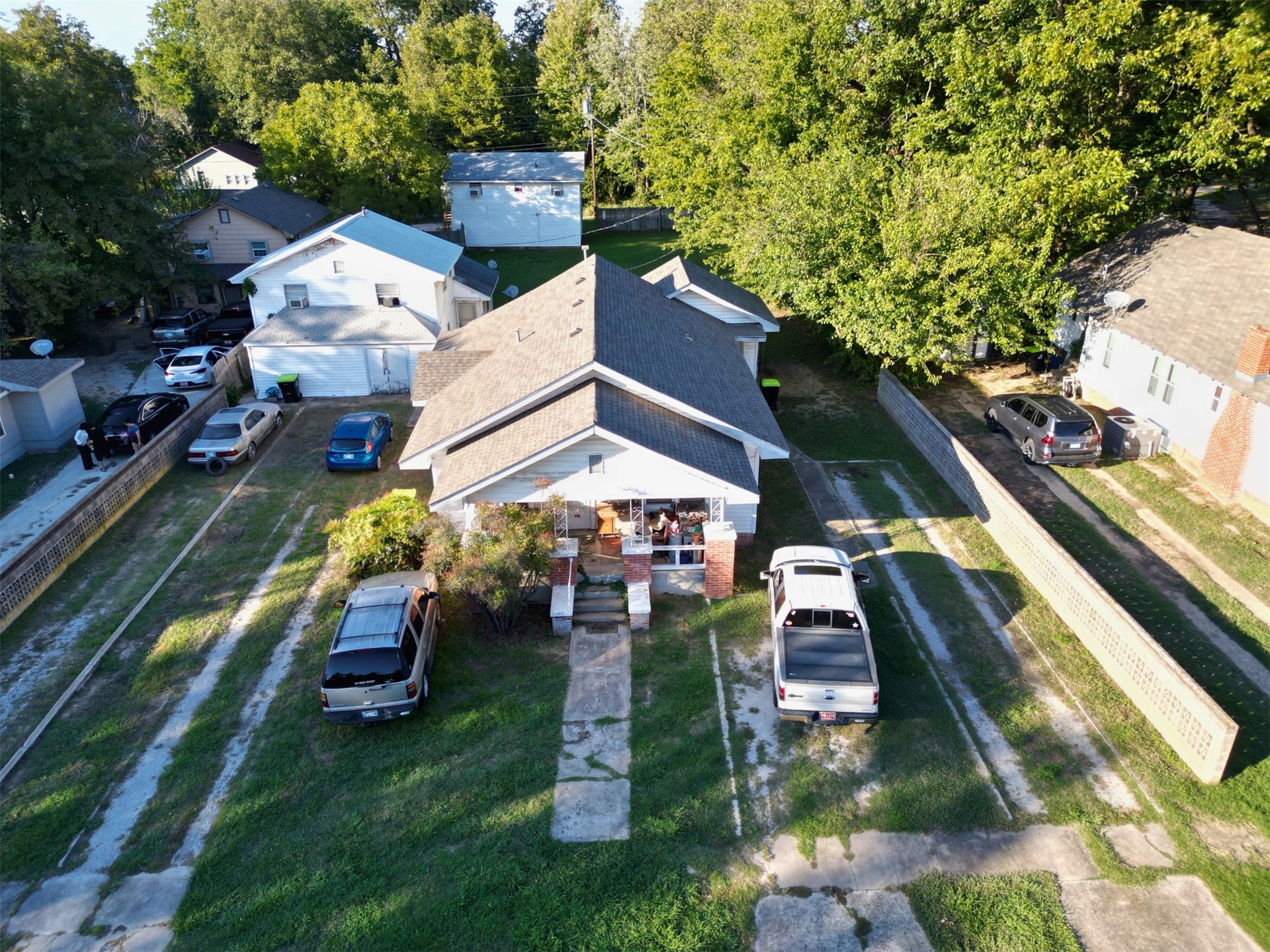 824 E 7th
