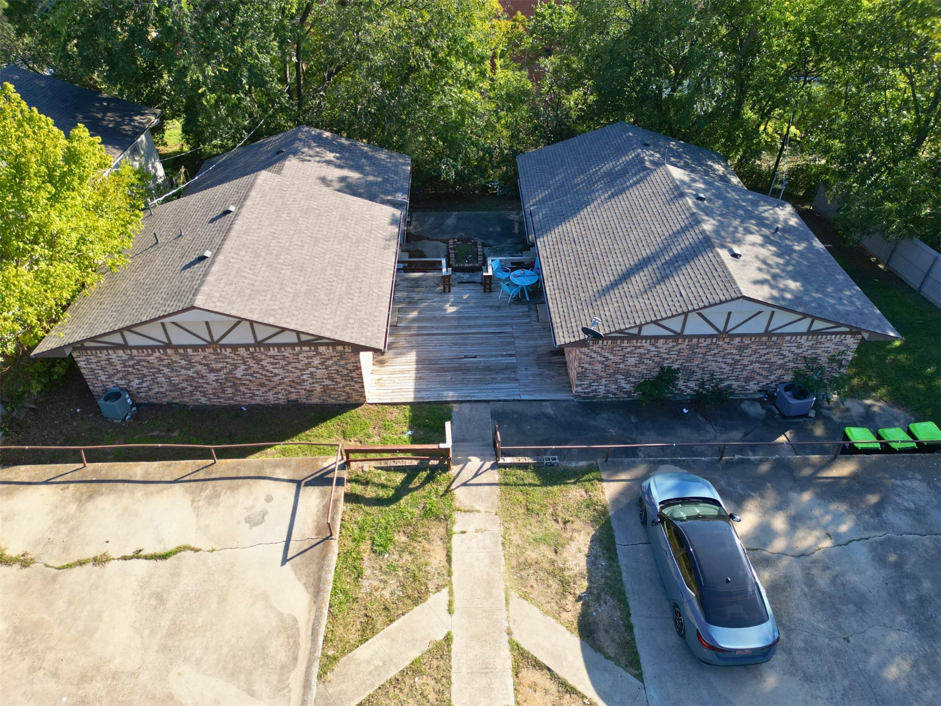 1201 E 9th