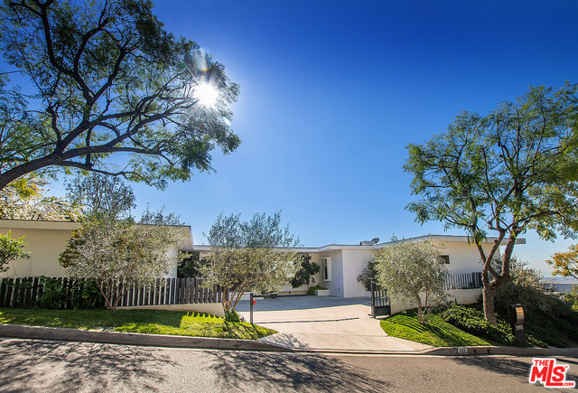 555 CHALETTE DR