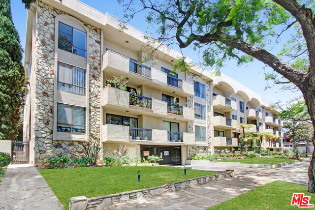 423 N Palm Dr Unit: 205