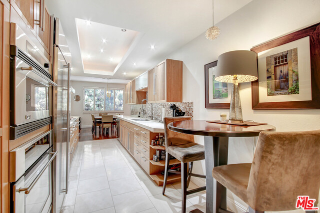 423 N Palm Dr Unit: 205