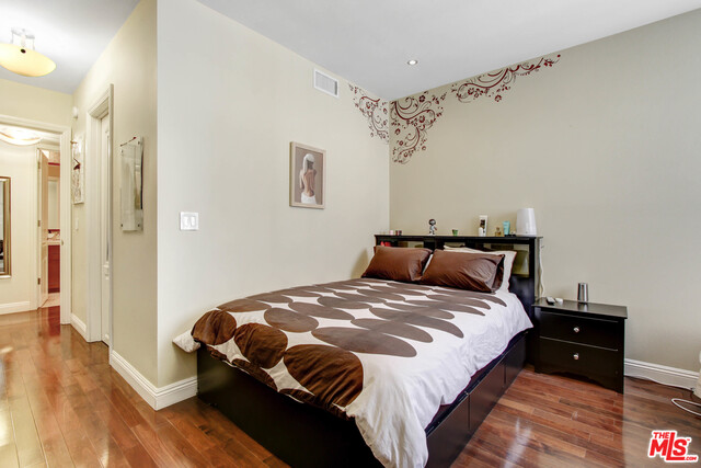 423 N Palm Dr Unit: 205