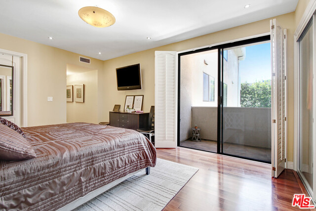 423 N Palm Dr Unit: 205
