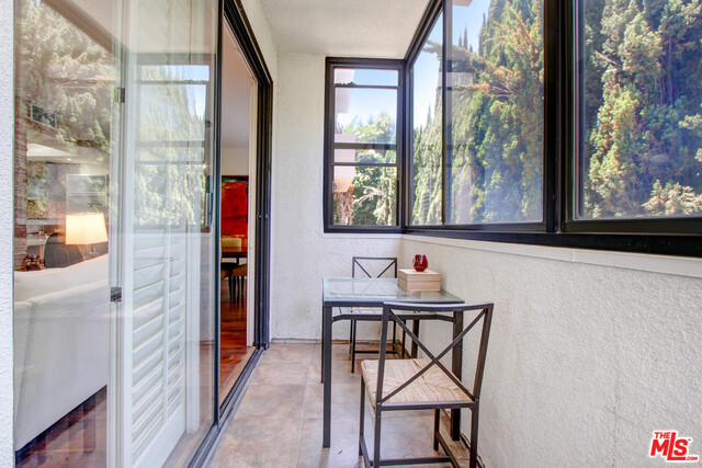 423 N Palm Dr Unit: 205