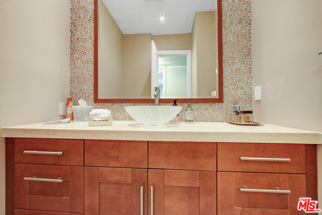 423 N Palm Dr Unit: 205