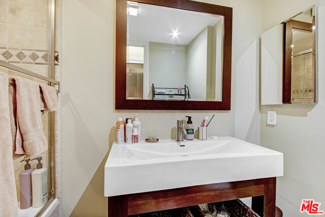 423 N Palm Dr Unit: 205
