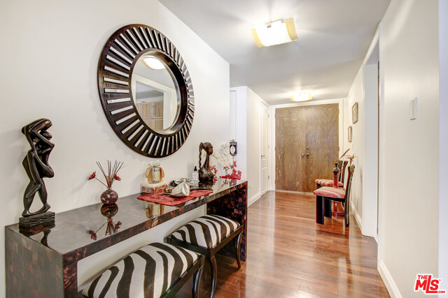 423 N Palm Dr Unit: 205