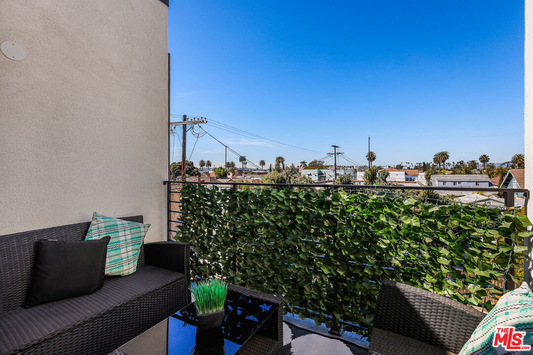 3202 W 16Th Pl Unit: 3204 1/2