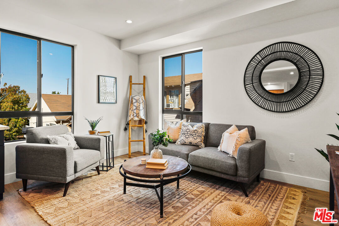 3202 W 16Th Pl Unit: 3204 1/2