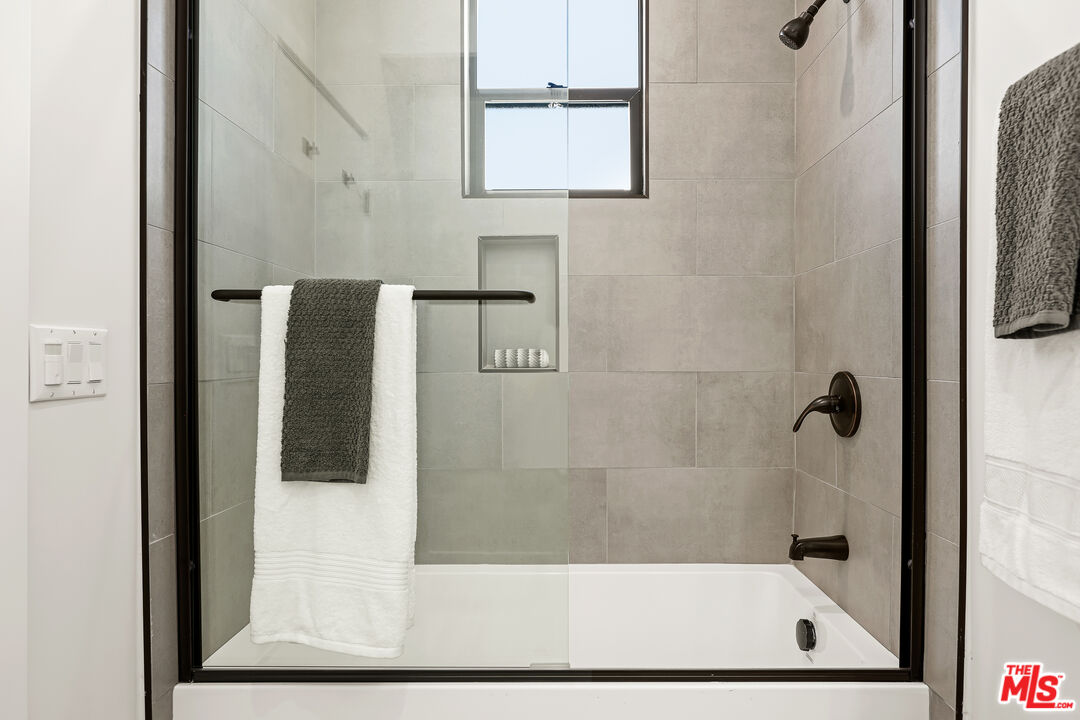 3202 W 16Th Pl Unit: 3204 1/2