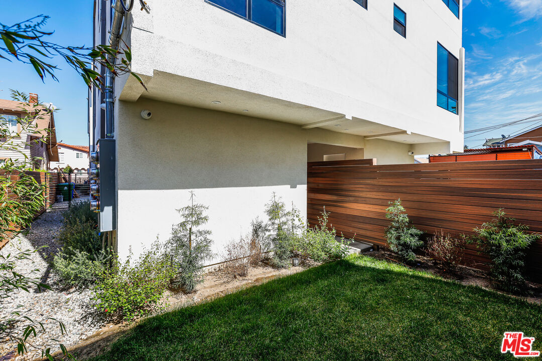 3202 W 16Th Pl Unit: 3204 1/2