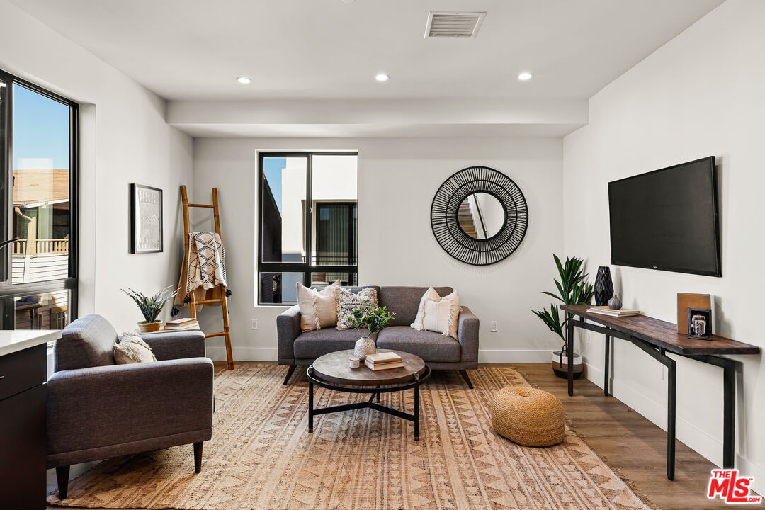 3202 W 16Th Pl Unit: 3204 1/2