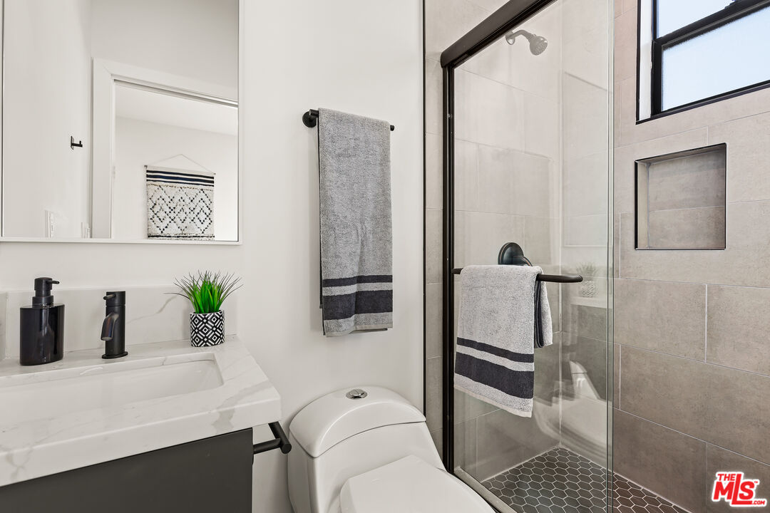 3202 W 16Th Pl Unit: 3204 1/2