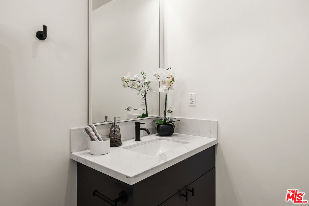 3202 W 16Th Pl Unit: 3204 1/2