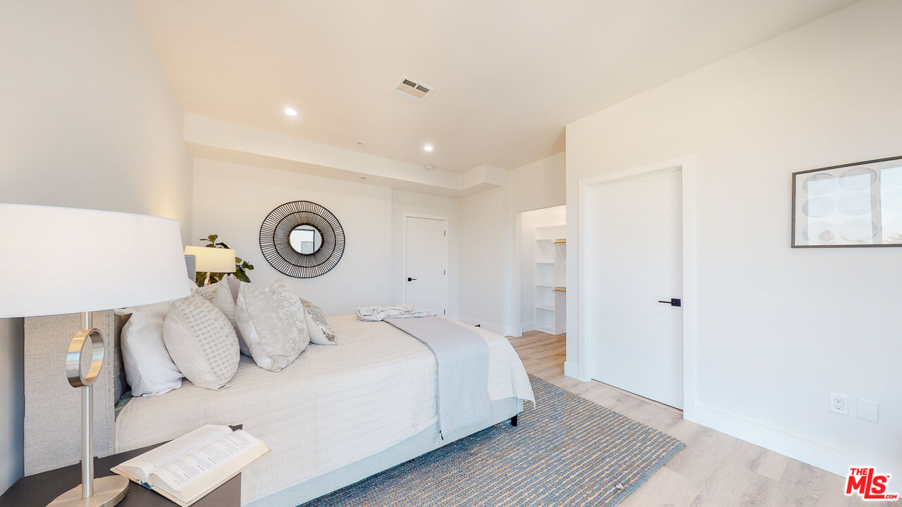 3202 W 16Th Pl Unit: 3204