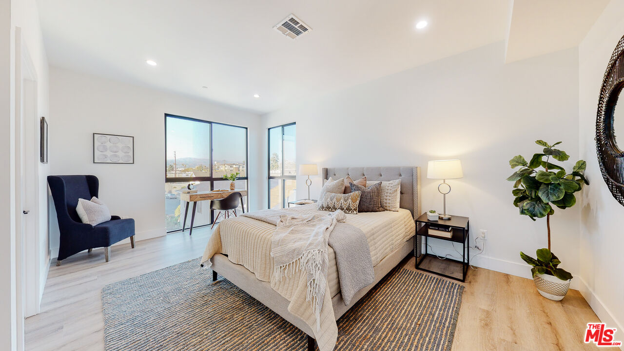 3202 W 16Th Pl Unit: 3204