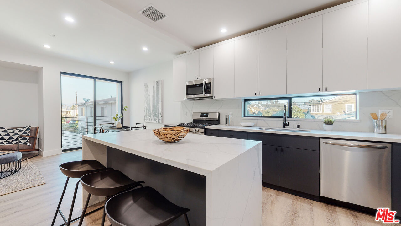 3202 W 16Th Pl Unit: 3204