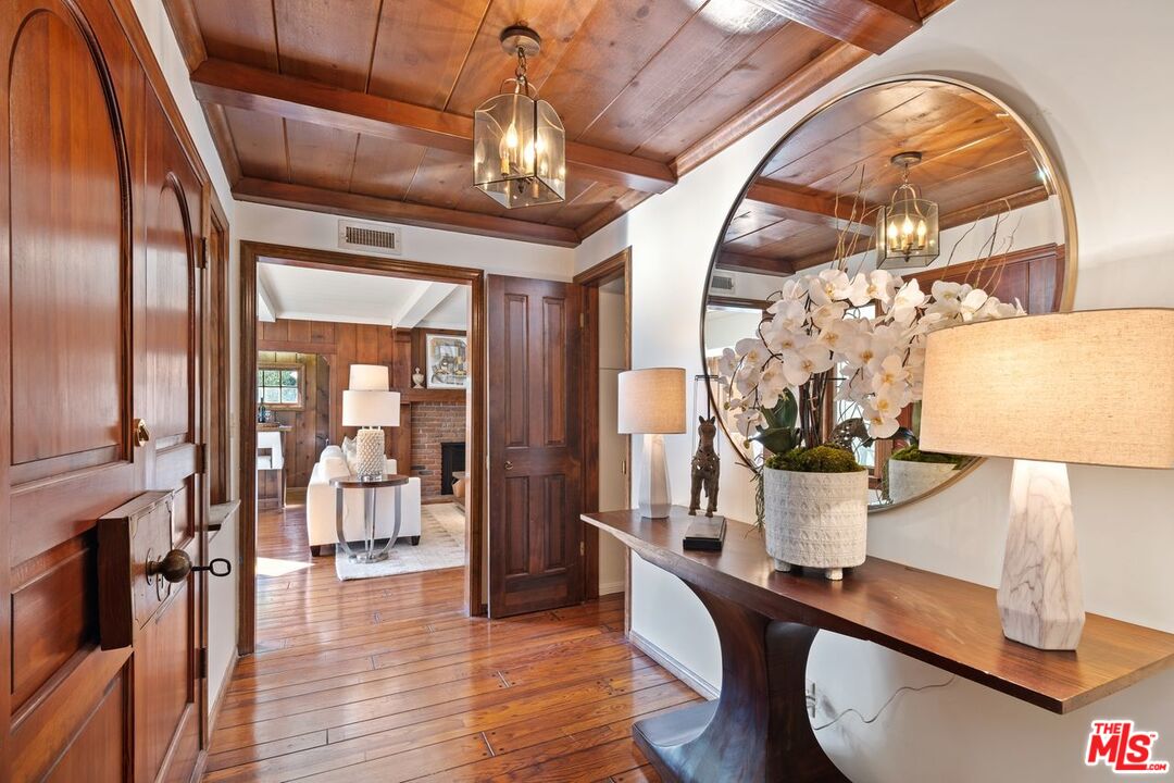 1131 COLDWATER CANYON DR