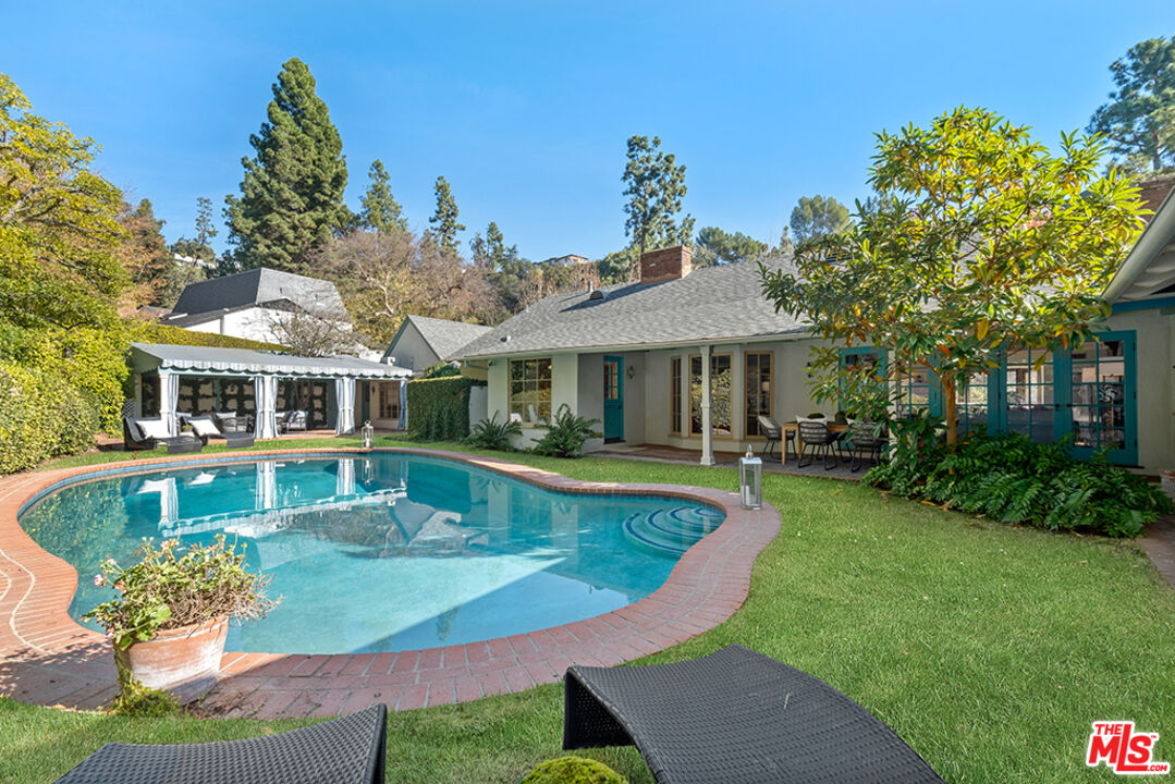 1131 COLDWATER CANYON DR