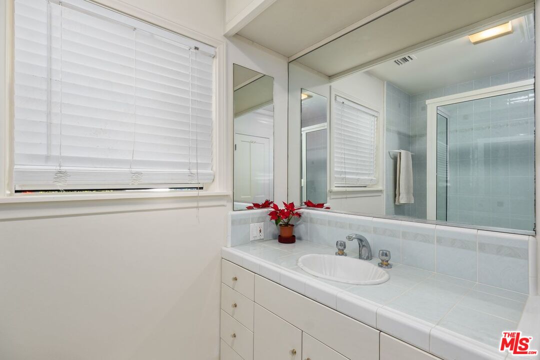 1131 COLDWATER CANYON DR