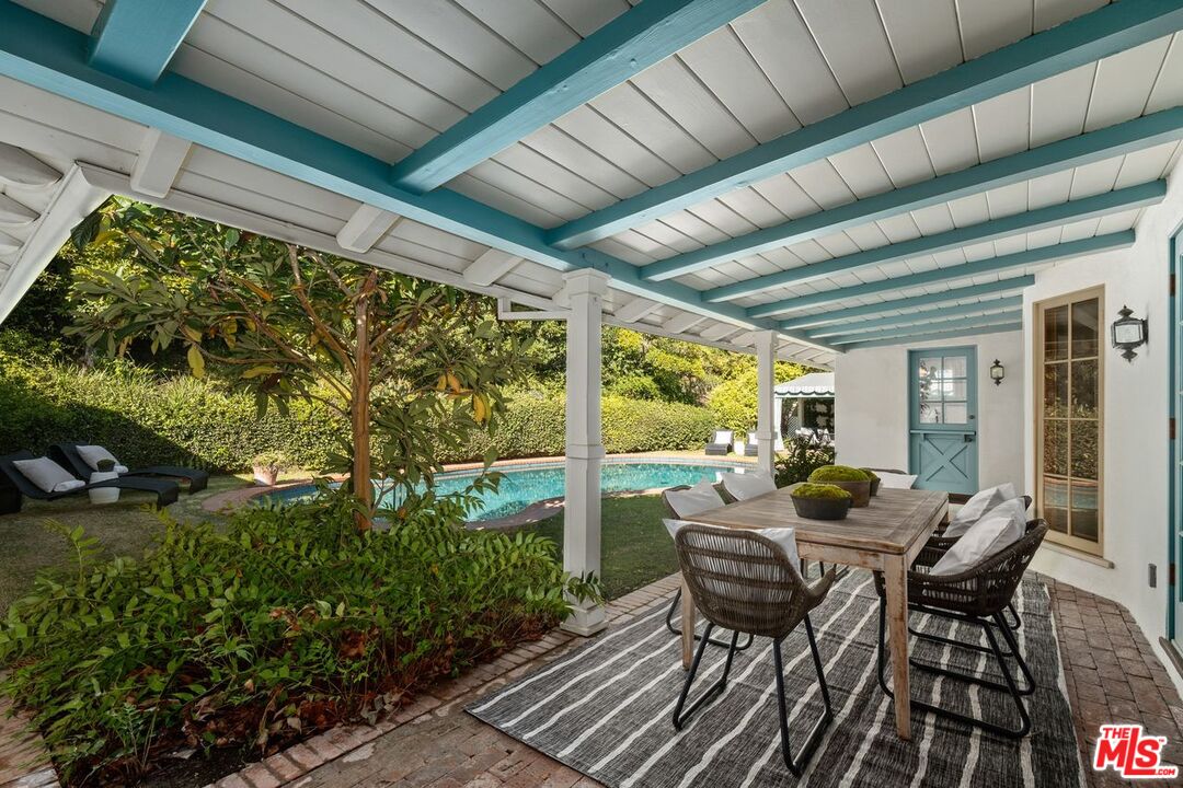 1131 COLDWATER CANYON DR