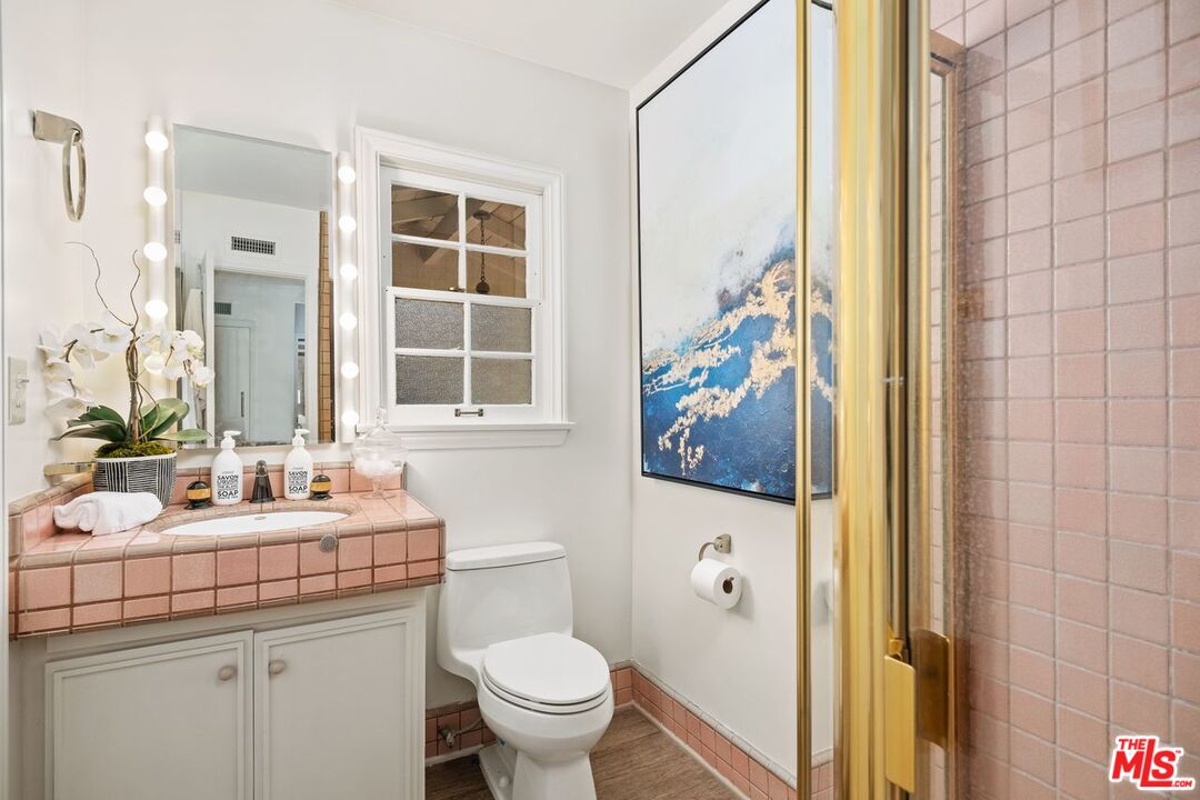 1131 COLDWATER CANYON DR