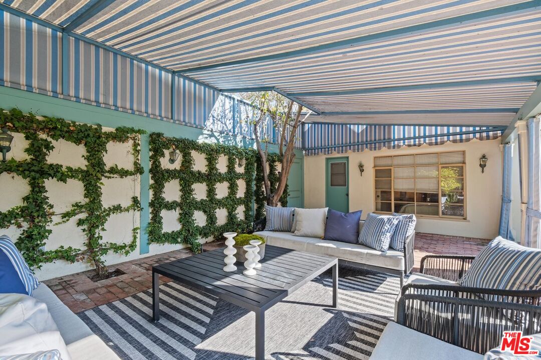 1131 COLDWATER CANYON DR