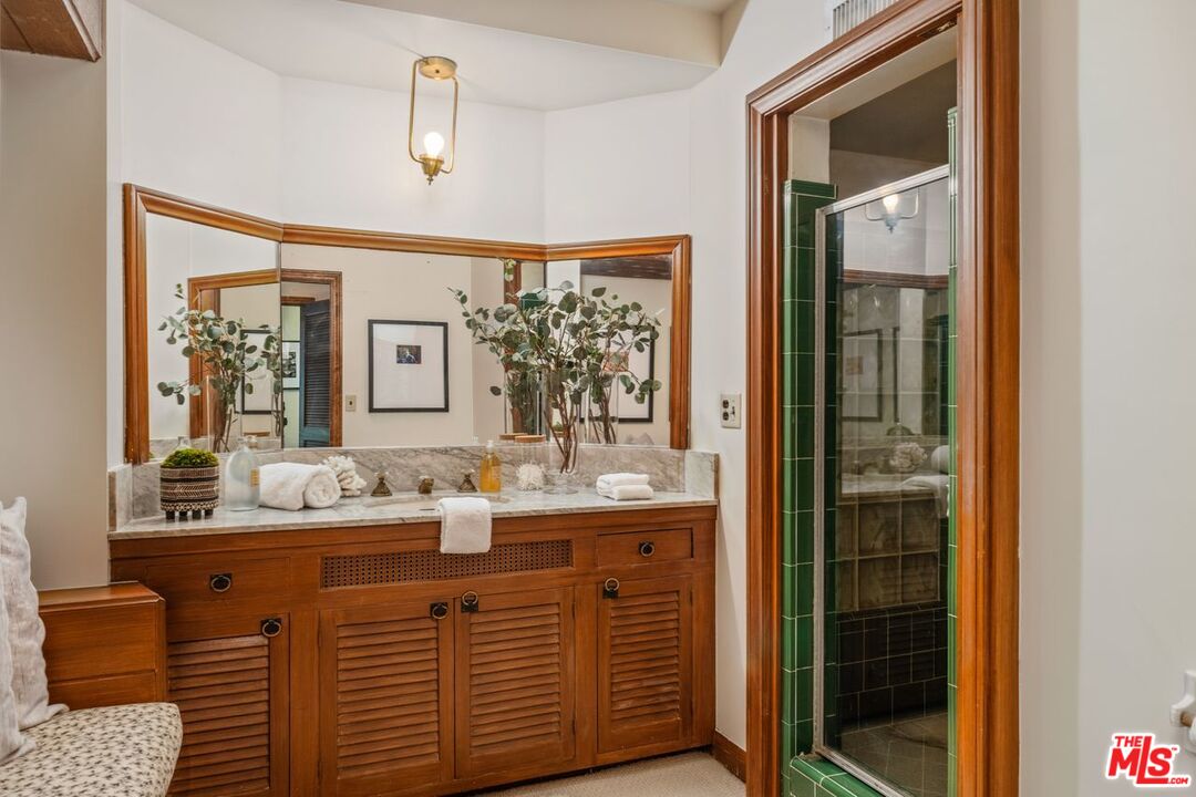 1131 COLDWATER CANYON DR
