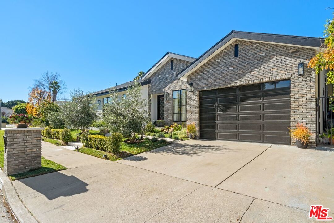 2727 CASIANO RD