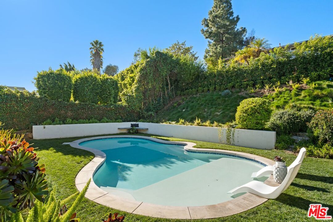 2727 CASIANO RD