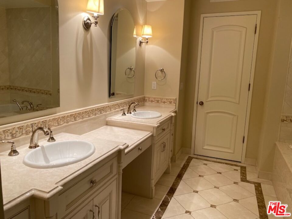 10551 WILSHIRE BLVD Unit: 705
