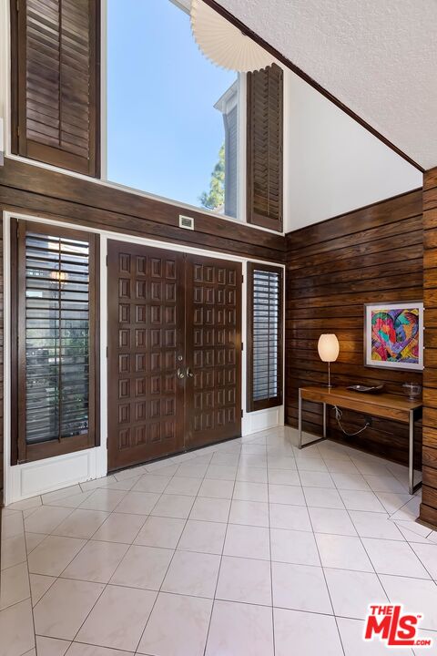 2183 RIDGE DR