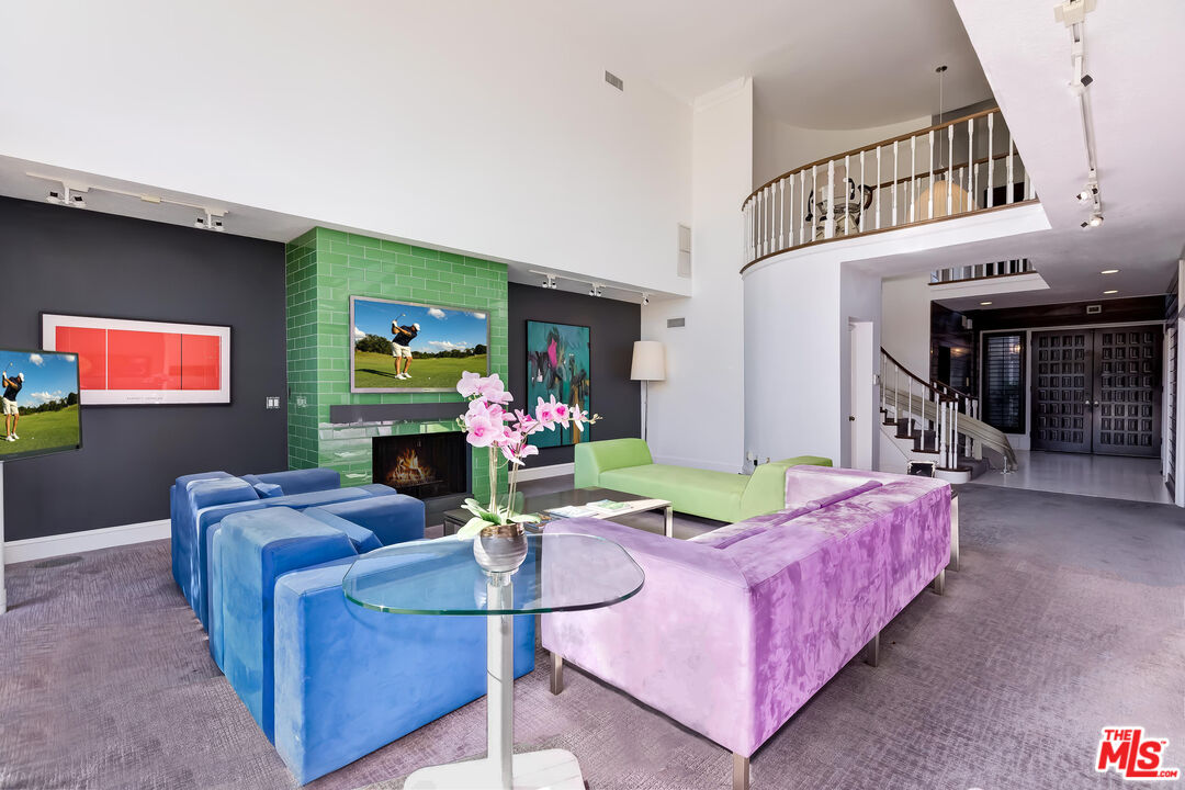 2183 RIDGE DR