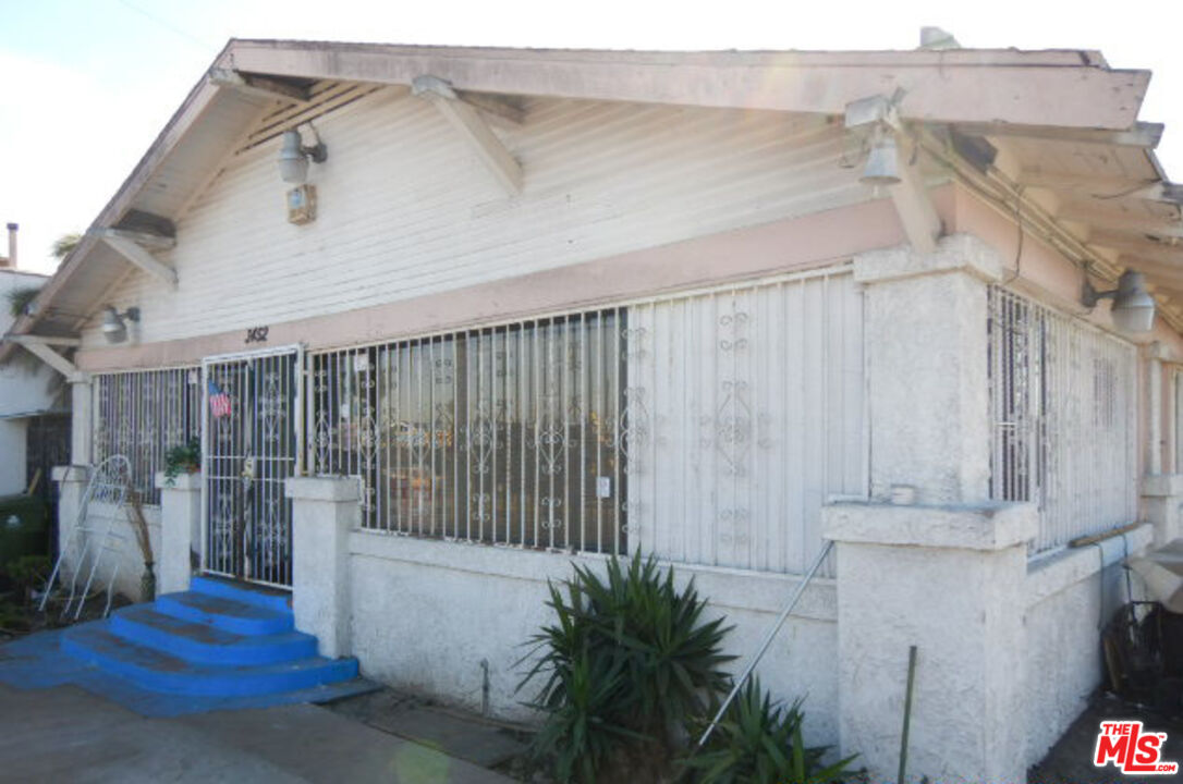 3452 W SLAUSON AVE