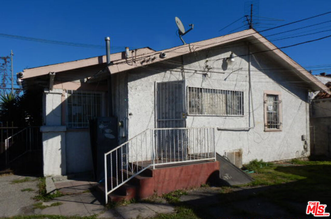 3452 W SLAUSON AVE