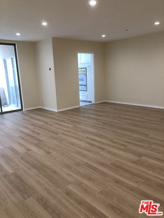 237 N ALMONT DR Unit: 103