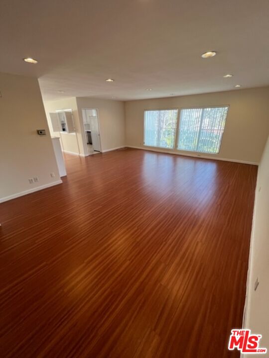 237 N ALMONT DR Unit: 302