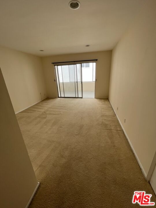 237 N ALMONT DR Unit: 302