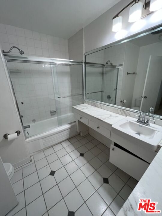 237 N ALMONT DR Unit: 302