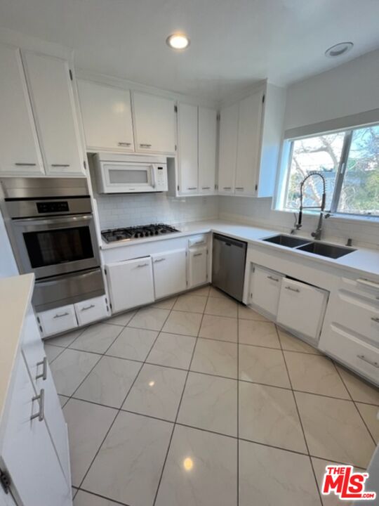 237 N ALMONT DR Unit: 302