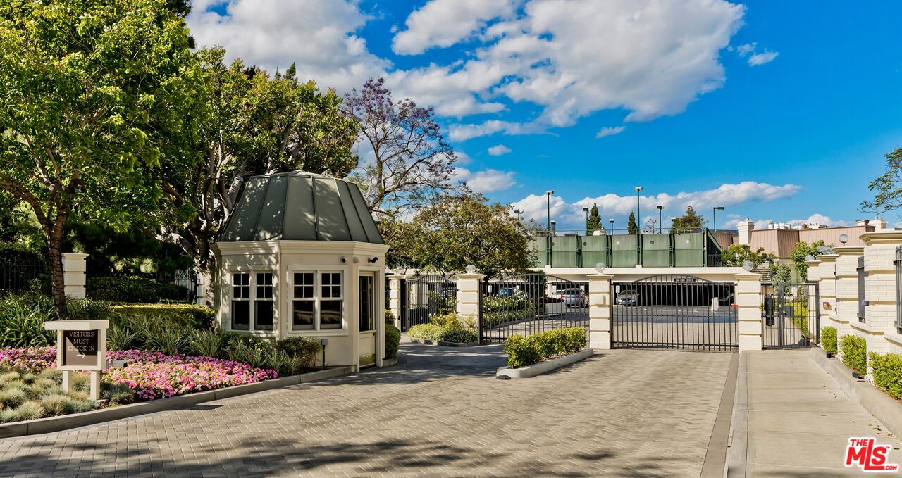 2220 AVENUE OF THE STARS Unit: 805