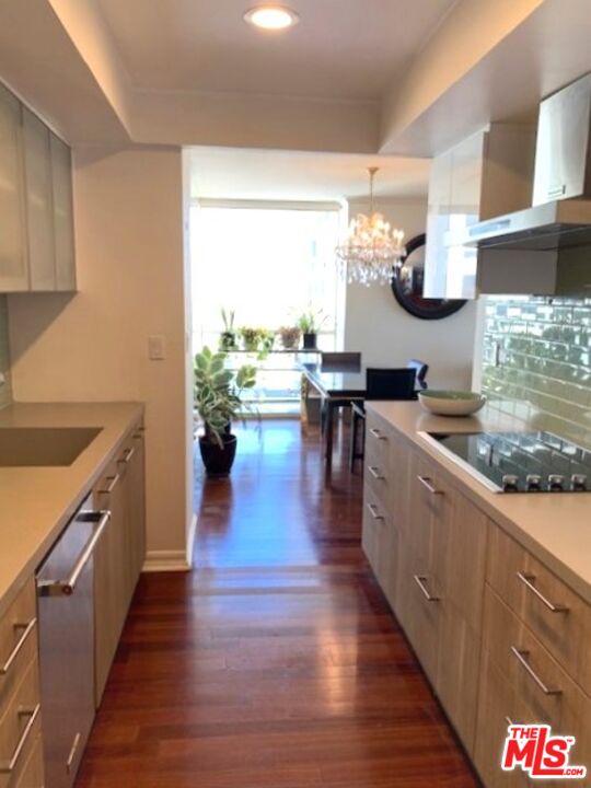 2220 AVENUE OF THE STARS Unit: 805