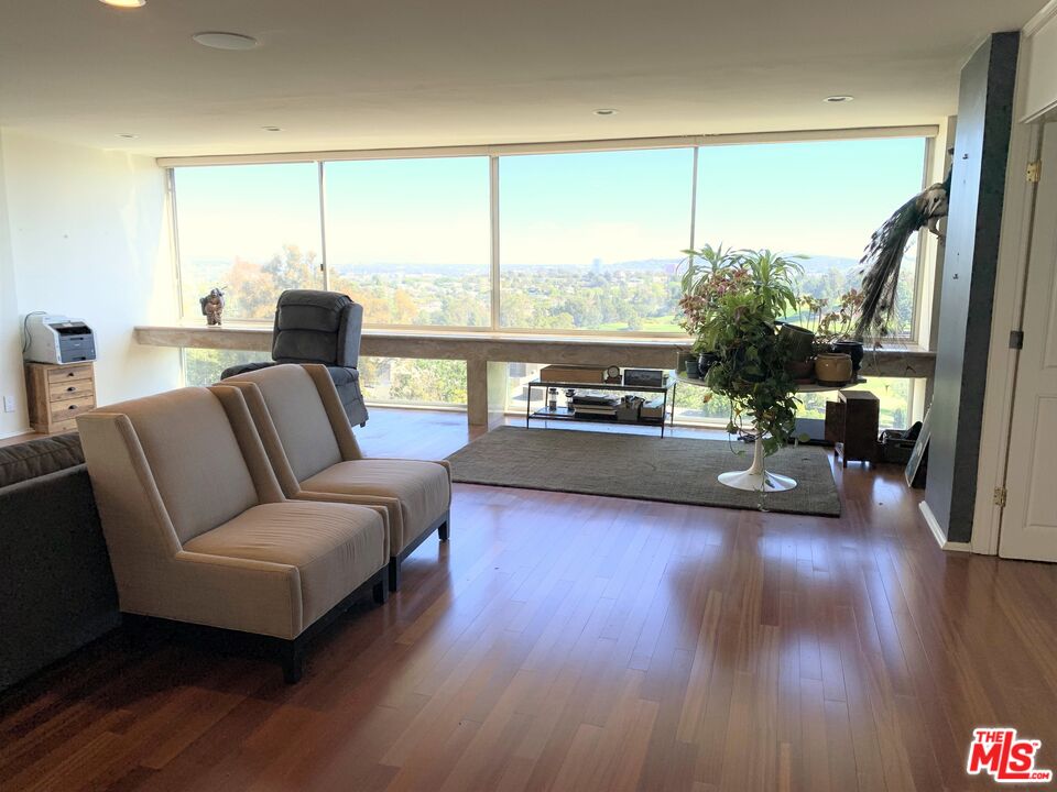 2220 AVENUE OF THE STARS Unit: 805
