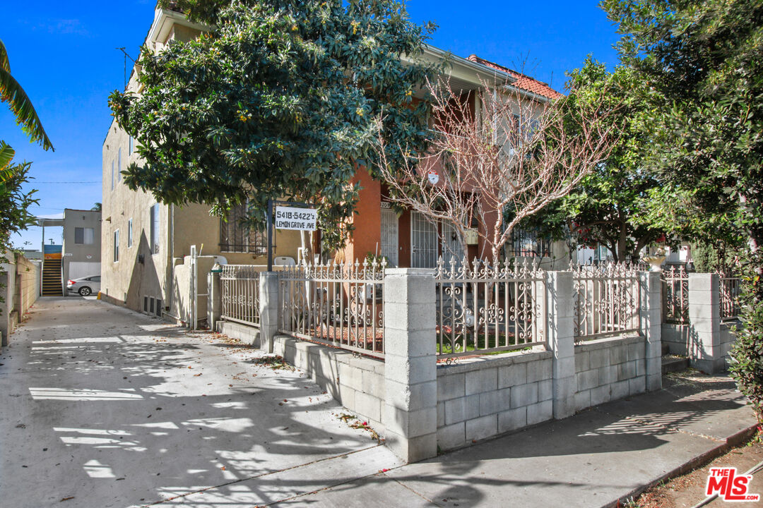 5420 LEMON GROVE AVE Unit: 5420 1/2