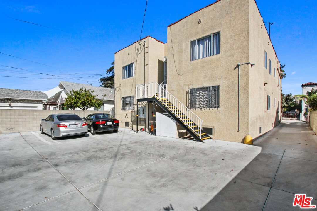 5420 LEMON GROVE AVE Unit: 5420 1/2