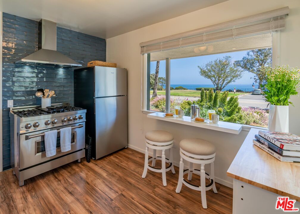 1214 Shoreline Dr