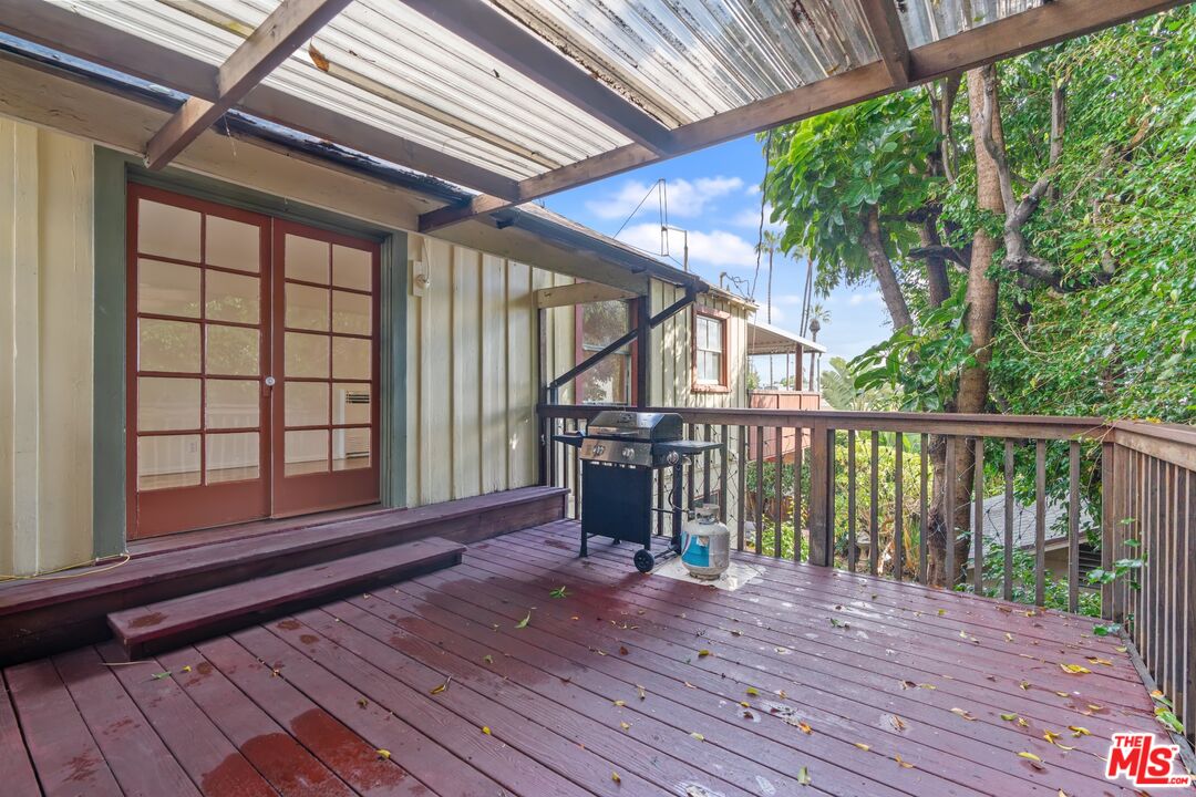 918 N San Vicente Blvd